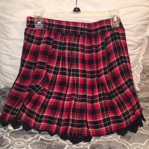 Forever 21 red/ black plaid skirt